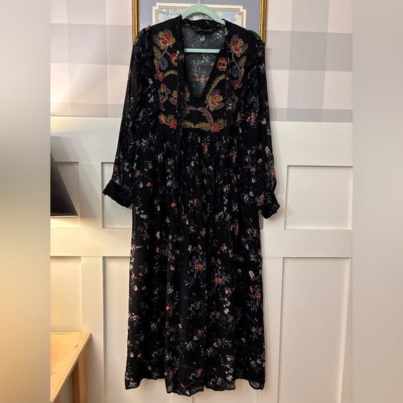 Zara Dresses & Skirts - Zara Black Embroidered Bohemian Retro Floral Long Sleeve Dress Size Medium
